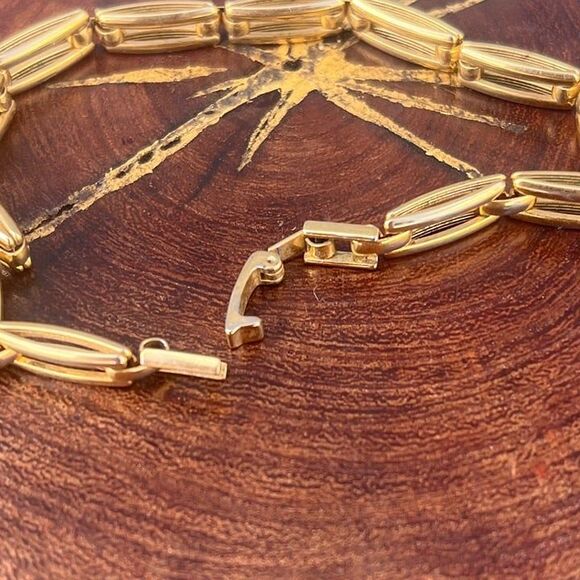 Vintage Gold Chain bracelet by Napier set of 2 cuban link and speciality - Picture 3 of 7